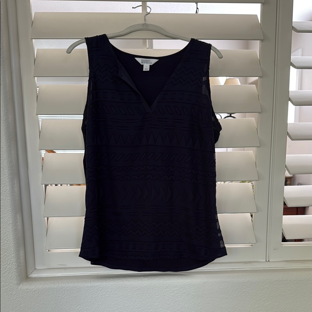Market and Spruce Sleeveless Tank Top- Large